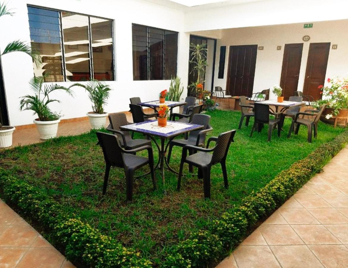 Hostal Las Puertas Santa Ana Exterior photo