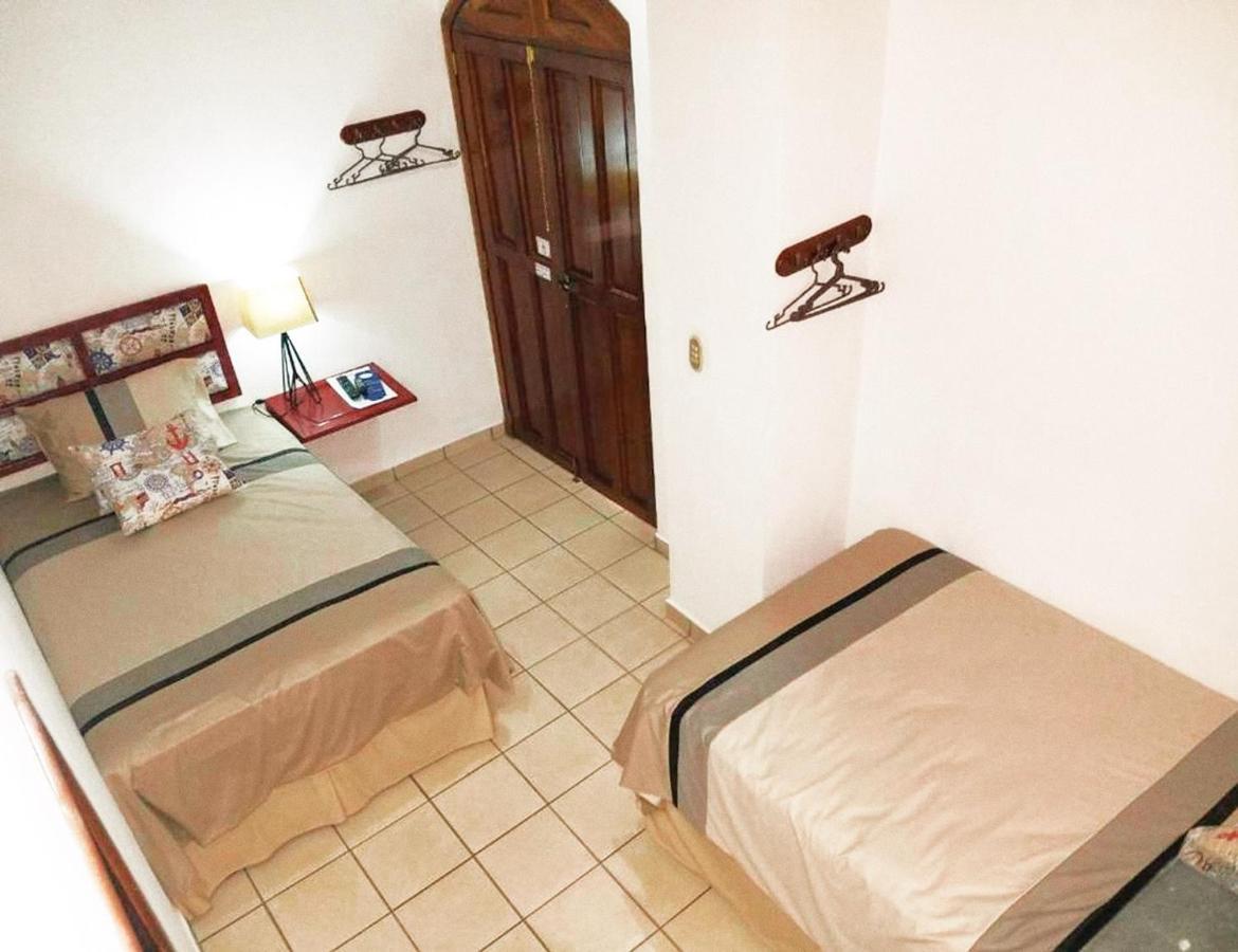 Hostal Las Puertas Santa Ana Exterior photo