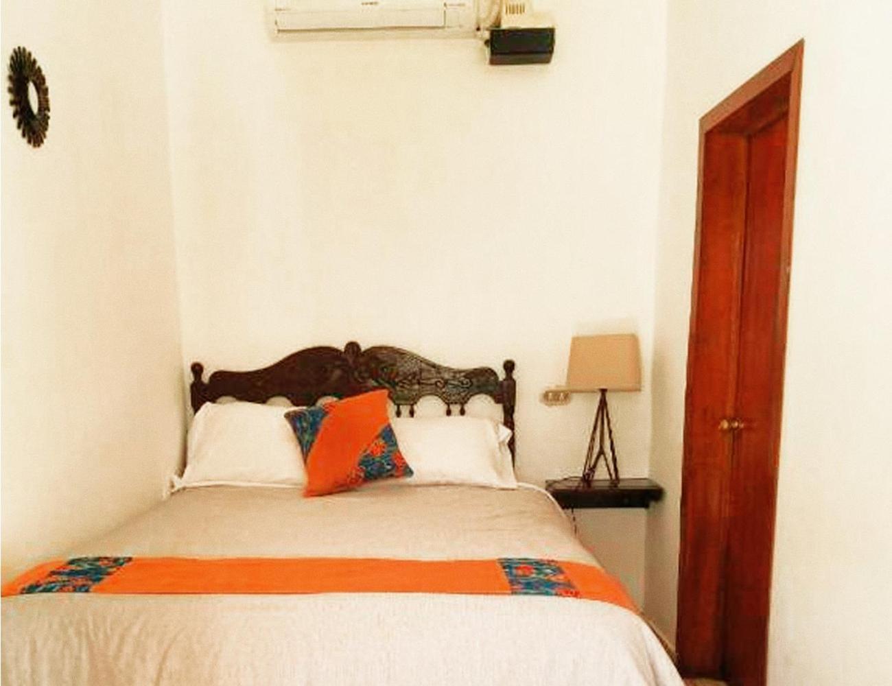 Hostal Las Puertas Santa Ana Room photo